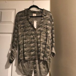 Cute camo flannel/button down